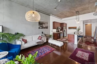 Photo #3: 240012633 Listing