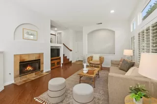 Photo #2: 240012640 Listing