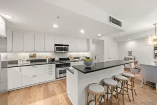 Photo #3: 240012675 Listing 