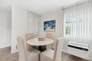 Photo #2: 240012696 Listing