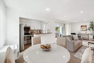 Photo #3: 240012696 Listing