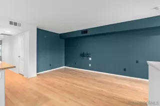 Photo #4: 240012732 Listing