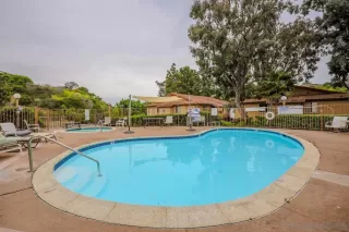 Photo #4: 240012754 Listing 