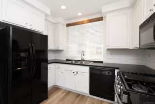 Photo #5: 240012764 Listing