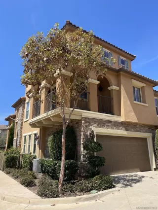Photo #1: 240012811 Listing 