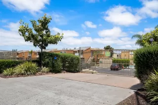 Photo #3: 240012817 Listing