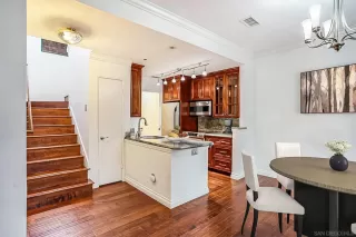 Photo #4: 240012845 Listing 