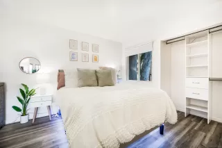 Photo #2: 240012877 Listing