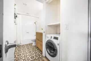 Photo #6: 240012877 Listing