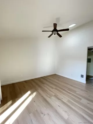 Photo #3: 240012899 Listing