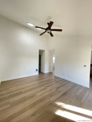 Photo #4: 240012899 Listing