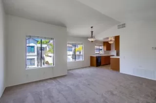 Photo #4: 240012908 Listing 