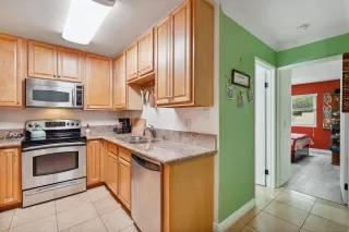 Photo #5: 240012920 Listing