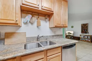 Photo #6: 240012920 Listing