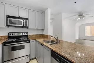 Photo #6: 240012940 Listing