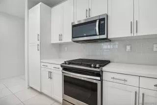 Photo #3: 240013008 Listing