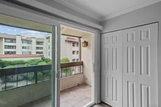 Photo #2: 240013034 Listing