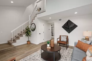 Photo #2: 240013067 Listing