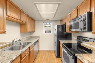 Photo #6: 240013069 Listing