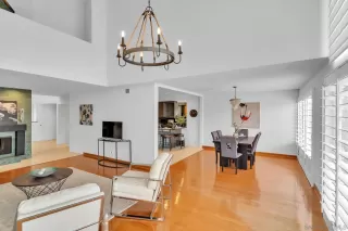 Photo #4: 240013085 Listing