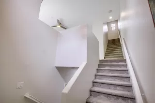 Photo #1: 240013111 Listing