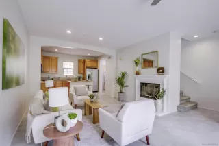 Photo #5: 240013111 Listing