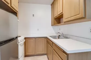 Photo #5: 240013150 Listing 