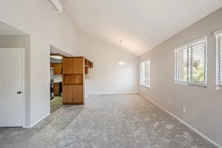 Photo #5: 240013162 Listing