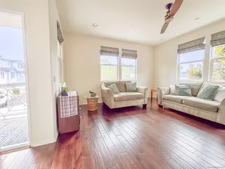 Photo #1: 240013219 Listing