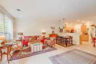 Photo #6: 240013224 Listing