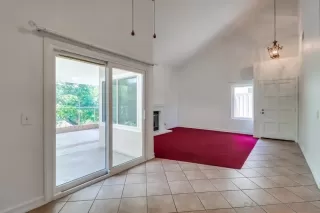 Photo #6: 240013254 Listing