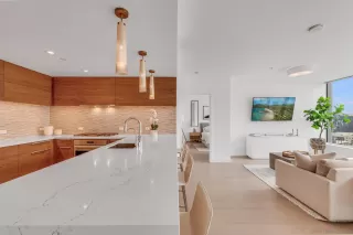 Photo #1: 240013303 Listing