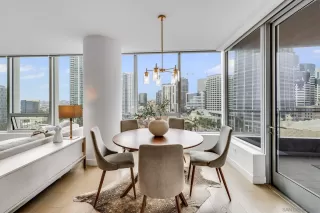 Photo #6: 240013303 Listing