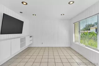 Photo #1: 240013316 Listing