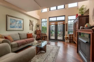 Photo #2: 240013327 Listing 