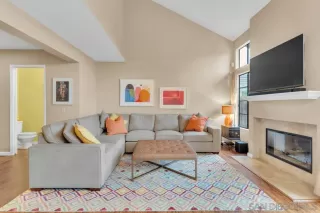 Photo #3: 240013365 Listing