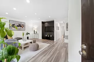 Photo #1: 240013386 Listing 