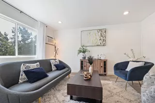 Photo #1: 240013396 Listing