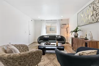 Photo #2: 240013396 Listing