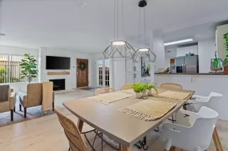 Photo #1: 240013410 Listing