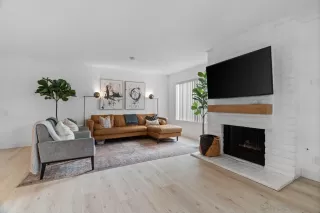 Photo #3: 240013410 Listing