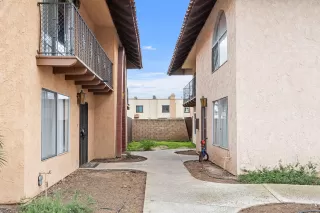 Photo #5: 240013414 Listing