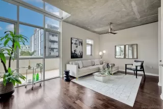 Photo #1: 240013415 Listing