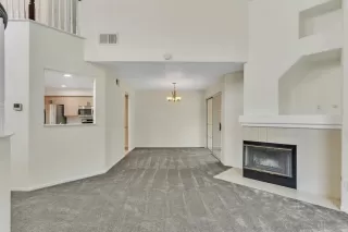 Photo #3: 240013432 Listing