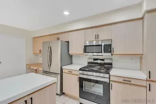 Photo #5: 240013432 Listing