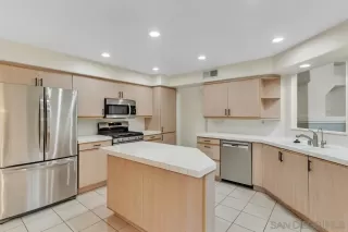 Photo #6: 240013432 Listing