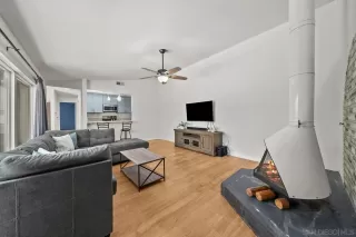 Photo #4: 240013451 Listing