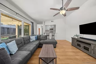 Photo #5: 240013451 Listing