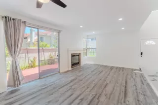 Photo #5: 240013456 Listing