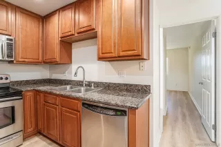 Photo #4: 240013484 Listing